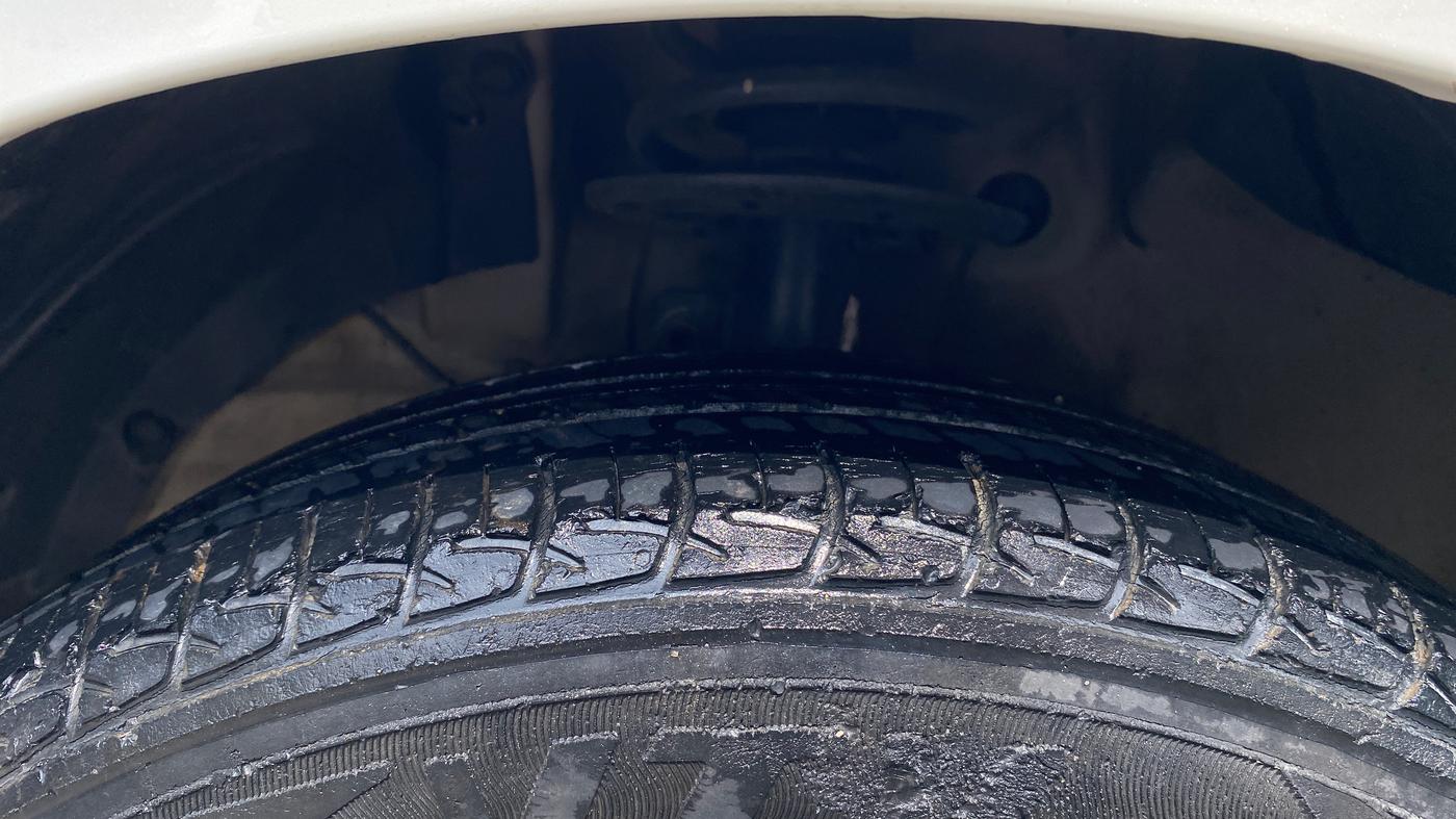 2024 Maruti Ertiga   VXI (O) CNG, CNG, Manual, 83,222 km, Left Front Tyre Tread