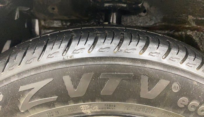 2015 Maruti Swift ZDI, Diesel, Manual, 1,49,958 km, Left Front Tyre Tread