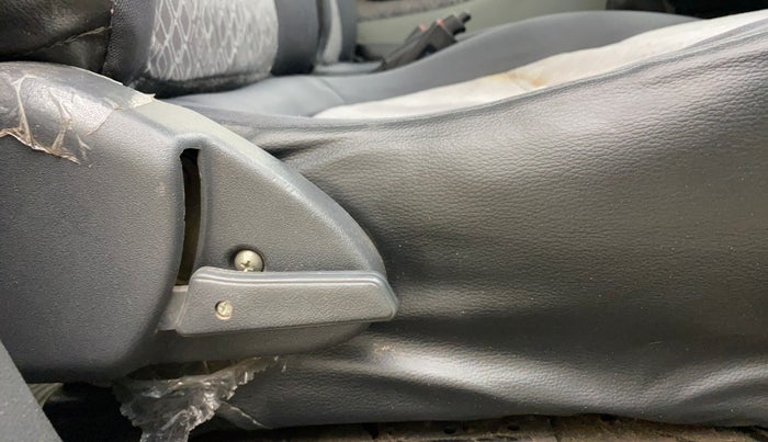 2018 Maruti Alto 800 LXI, Petrol, Manual, 39,937 km, Driver Side Adjustment Panel