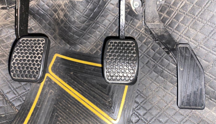 2018 Maruti Alto 800 LXI, Petrol, Manual, 39,937 km, Pedals