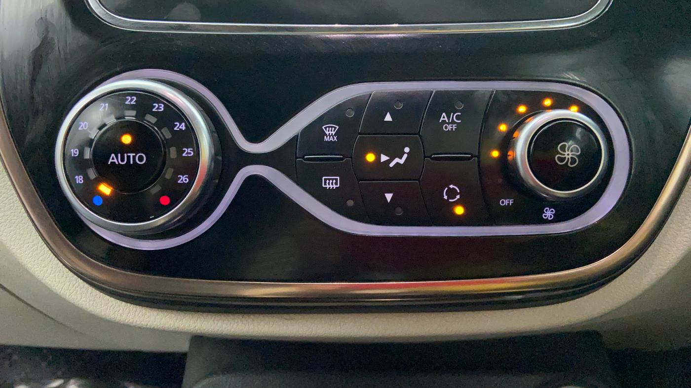 2017 Renault Captur PLATINE DUAL TONE, Diesel, Manual, 27,684 km, Automatic Climate Control