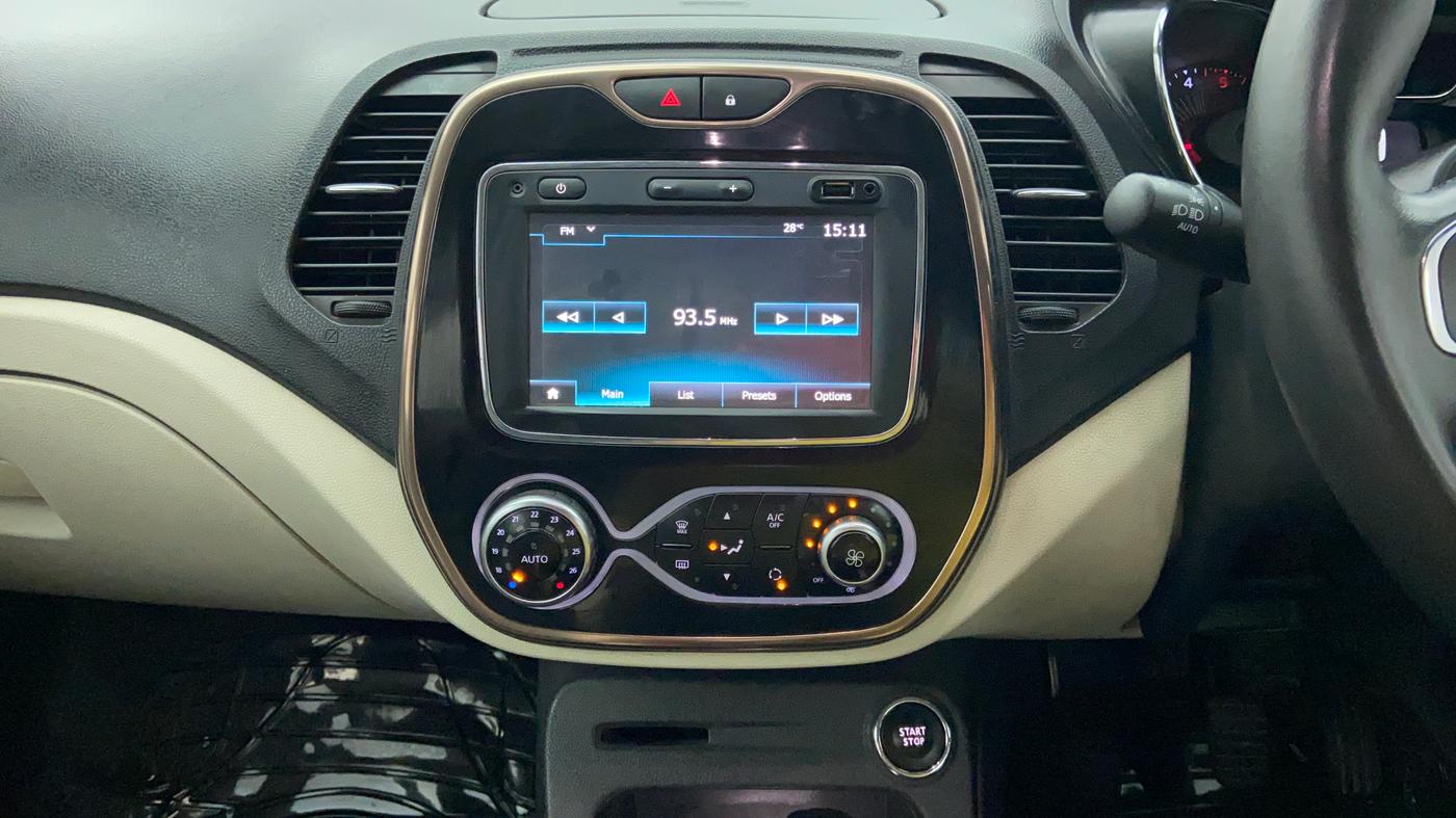 2017 Renault Captur PLATINE DUAL TONE, Diesel, Manual, 27,684 km, Air Conditioner