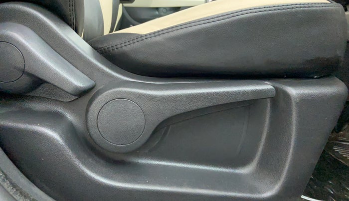 2017 Renault Captur PLATINE DUAL TONE, Diesel, Manual, 27,684 km, Driver Side Adjustment Panel