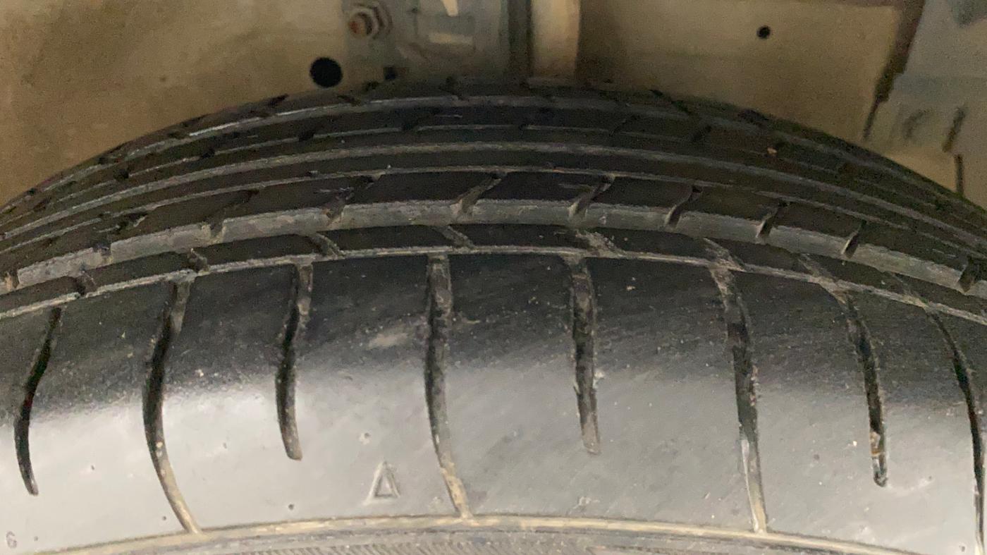 2013 Maruti Ertiga VXI, Petrol, Manual, 81,861 km, Right Front Tyre Tread