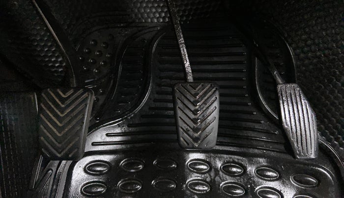 2010 Hyundai Santro Xing GL, Petrol, Manual, 46,734 km, Pedals