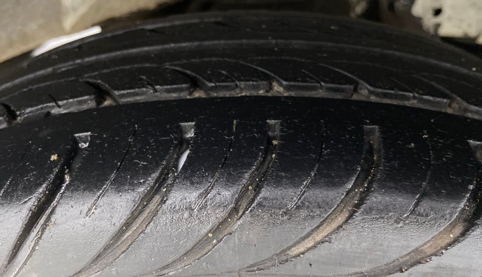 2010 Hyundai Santro Xing GL, Petrol, Manual, 46,734 km, Left Rear Tyre Tread