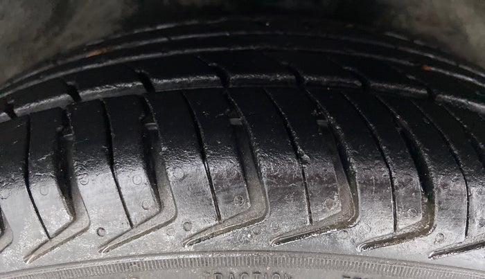 2010 Hyundai Santro Xing GL, Petrol, Manual, 46,734 km, Right Front Tyre Tread