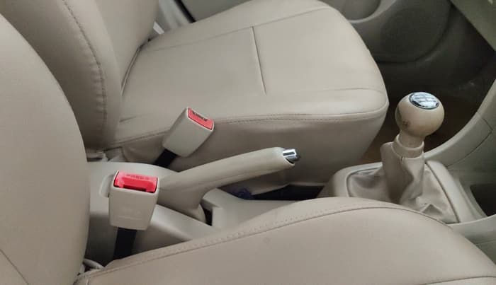 2014 Maruti Swift Dzire VXI, Petrol, Manual, 70,684 km, Gear Lever