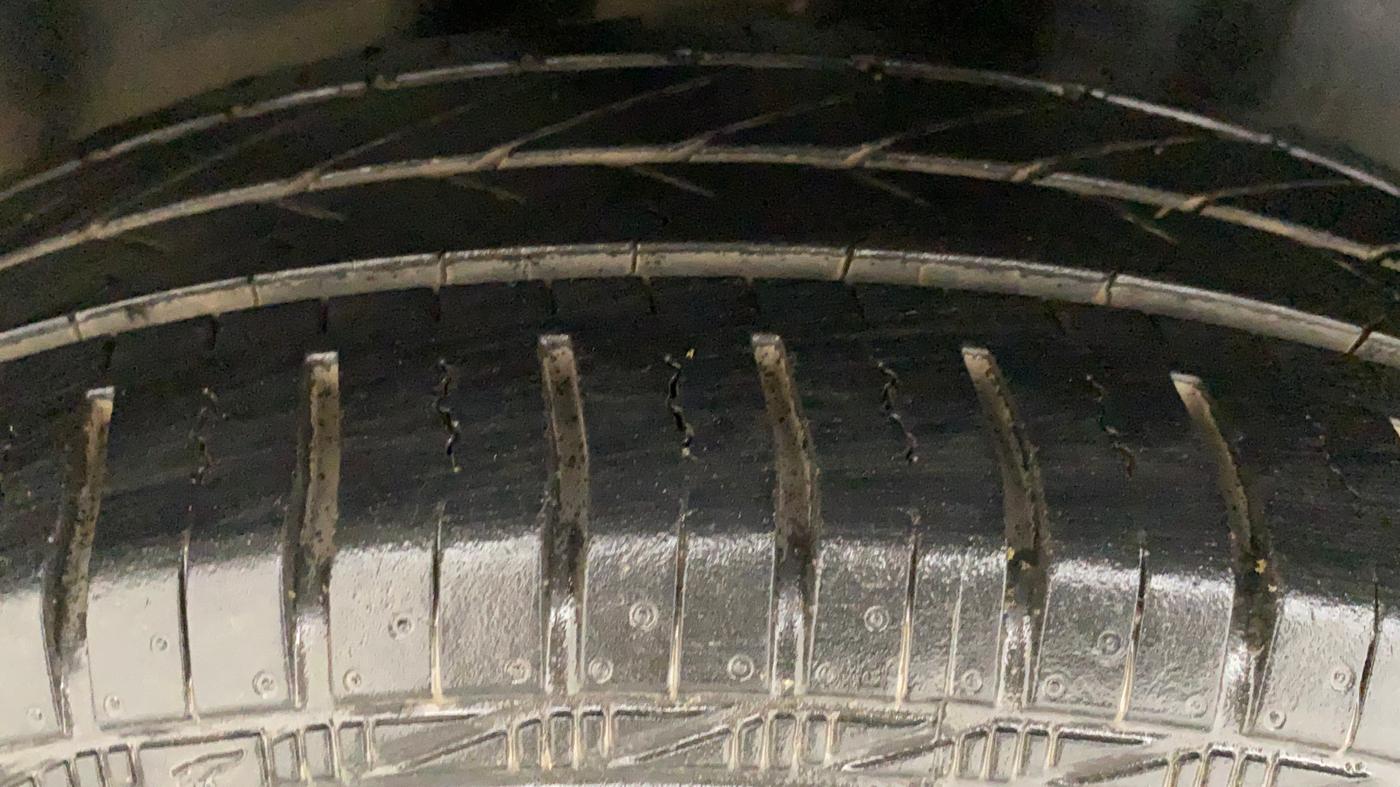 2022 Volkswagen Polo TRENDLINE 1.0L, Petrol, Manual, 35,029 km, Right Rear Tyre Tread