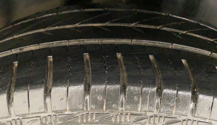 2022 Volkswagen Polo TRENDLINE 1.0L, Petrol, Manual, 35,029 km, Right Rear Tyre Tread