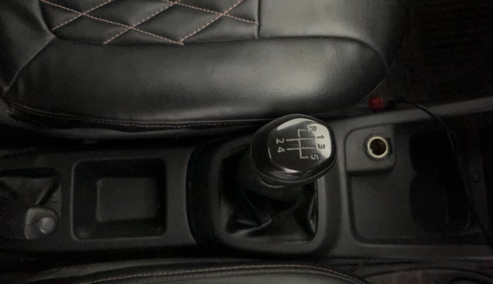 2016 Renault Kwid RXL, CNG, Manual, 64,529 km, Gear Lever