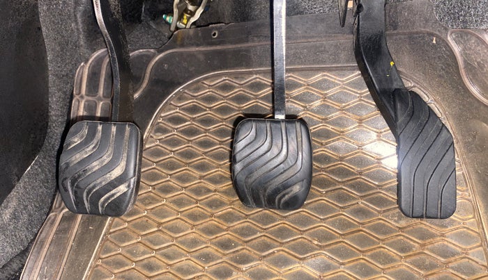 2019 Renault TRIBER RXZ, Petrol, Manual, 1,00,049 km, Pedals