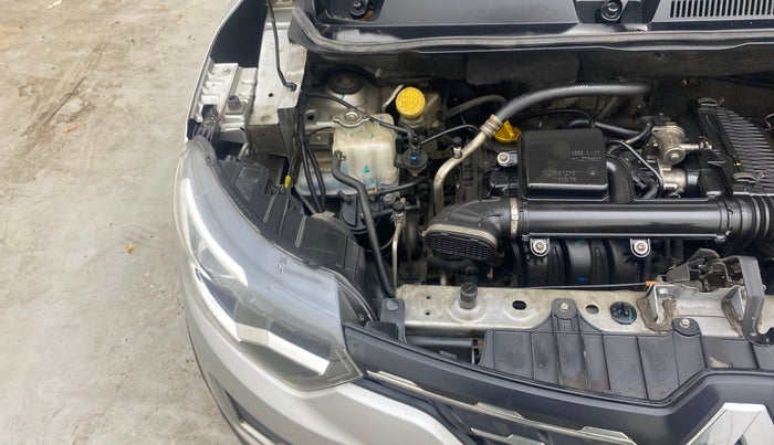 2019 Renault TRIBER RXZ, Petrol, Manual, 1,00,049 km, Engine View - Right