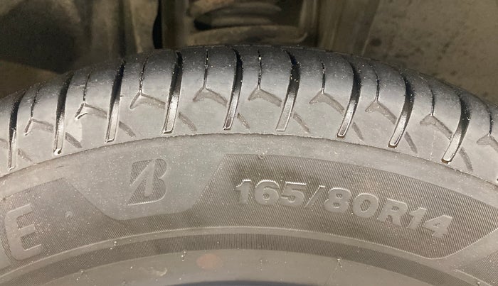 2019 Renault TRIBER RXZ, Petrol, Manual, 1,00,049 km, Right Front Tyre Tread