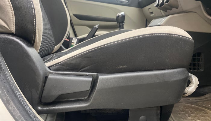 2019 Renault TRIBER RXZ, Petrol, Manual, 1,00,049 km, Driver Side Adjustment Panel