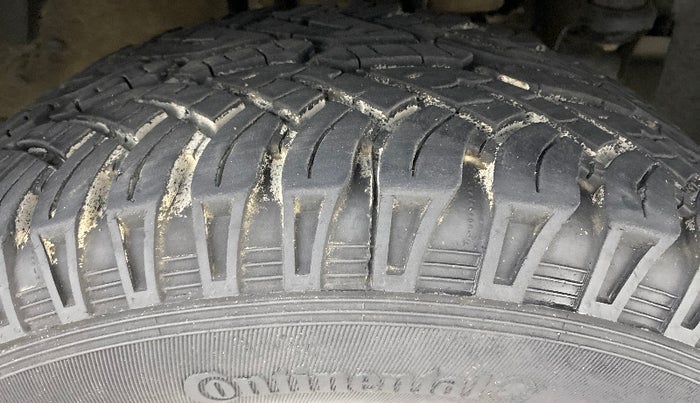 2016 Mahindra TUV300 T8, Diesel, Manual, 88,654 km, Right Front Tyre Tread