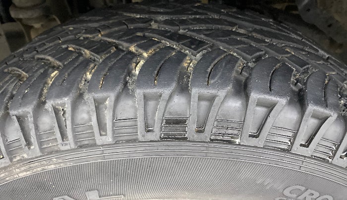2016 Mahindra TUV300 T8, Diesel, Manual, 88,654 km, Left Front Tyre Tread