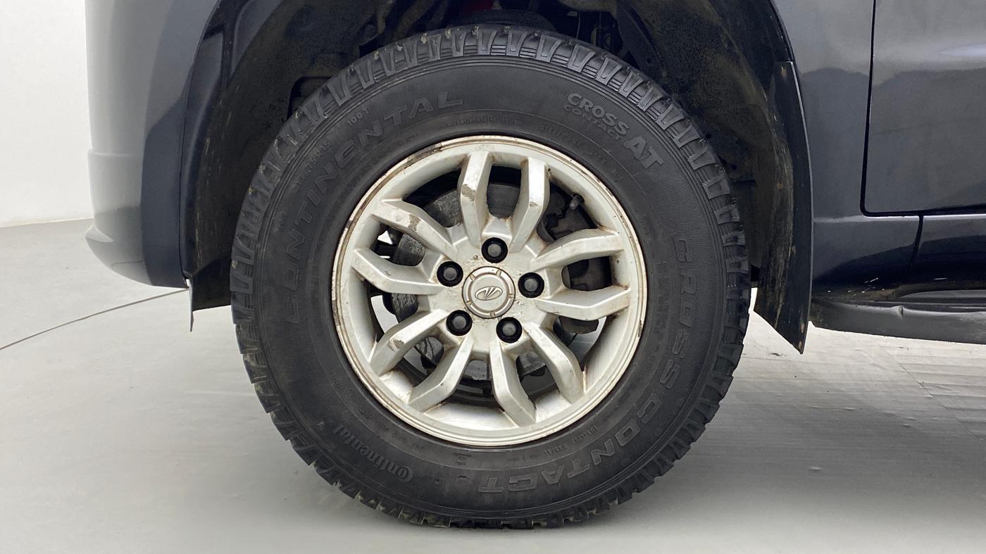 2016 Mahindra TUV300 T8, Diesel, Manual, 88,654 km, Left Front Wheel