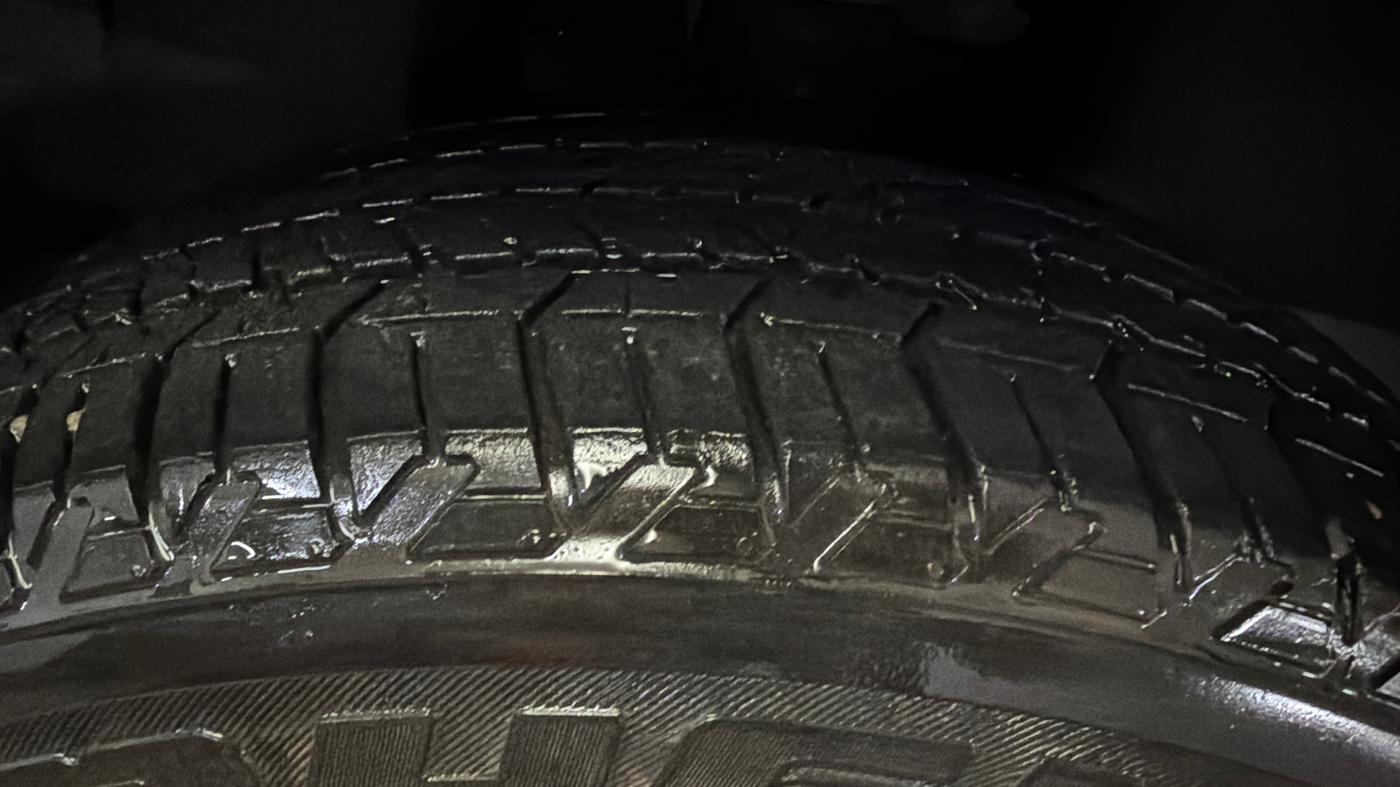 2022 Jeep MERIDIAN LIMITED (O) 4X2 AT, Diesel, Automatic, 32,586 km, Right Rear Tyre Tread