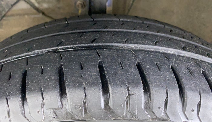 2019 Maruti XL6 ALPHA SHVS  MT, Petrol, Manual, 31,724 km, Left Front Tyre Tread