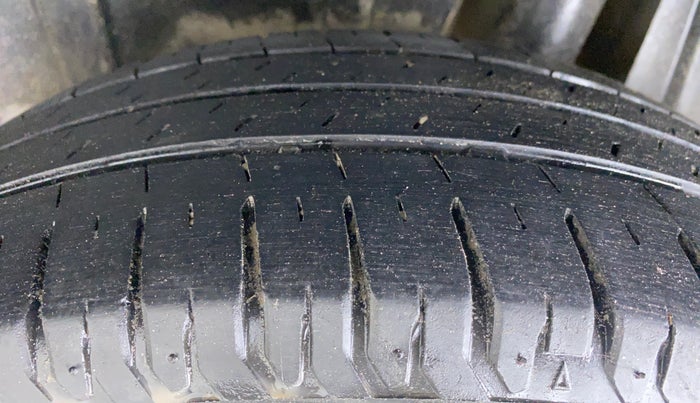 2019 Maruti XL6 ALPHA SHVS  MT, Petrol, Manual, 31,724 km, Left Rear Tyre Tread