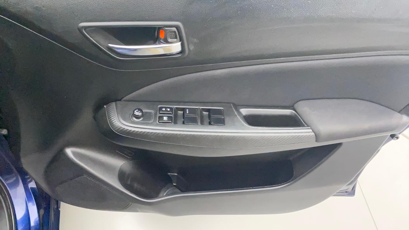 2021 Maruti Swift VXI AMT, Petrol, Automatic, 19,874 km, Driver Side Door Panels Control