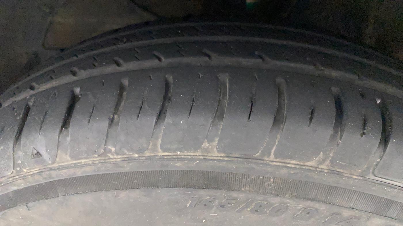 2021 Maruti Swift VXI AMT, Petrol, Automatic, 19,874 km, Left Front Tyre Tread