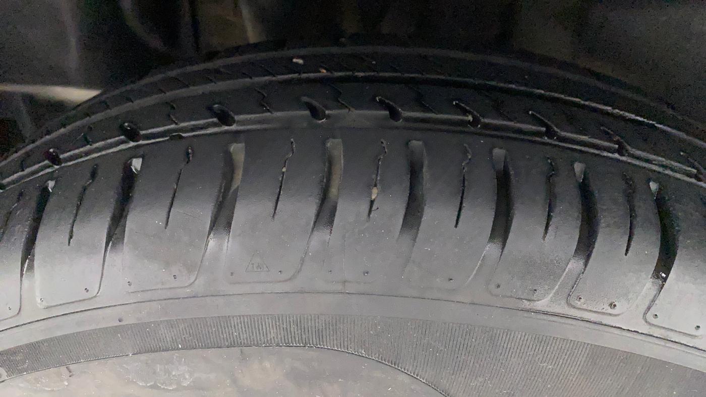 2021 Maruti Swift VXI AMT, Petrol, Automatic, 19,874 km, Right Rear Tyre Tread