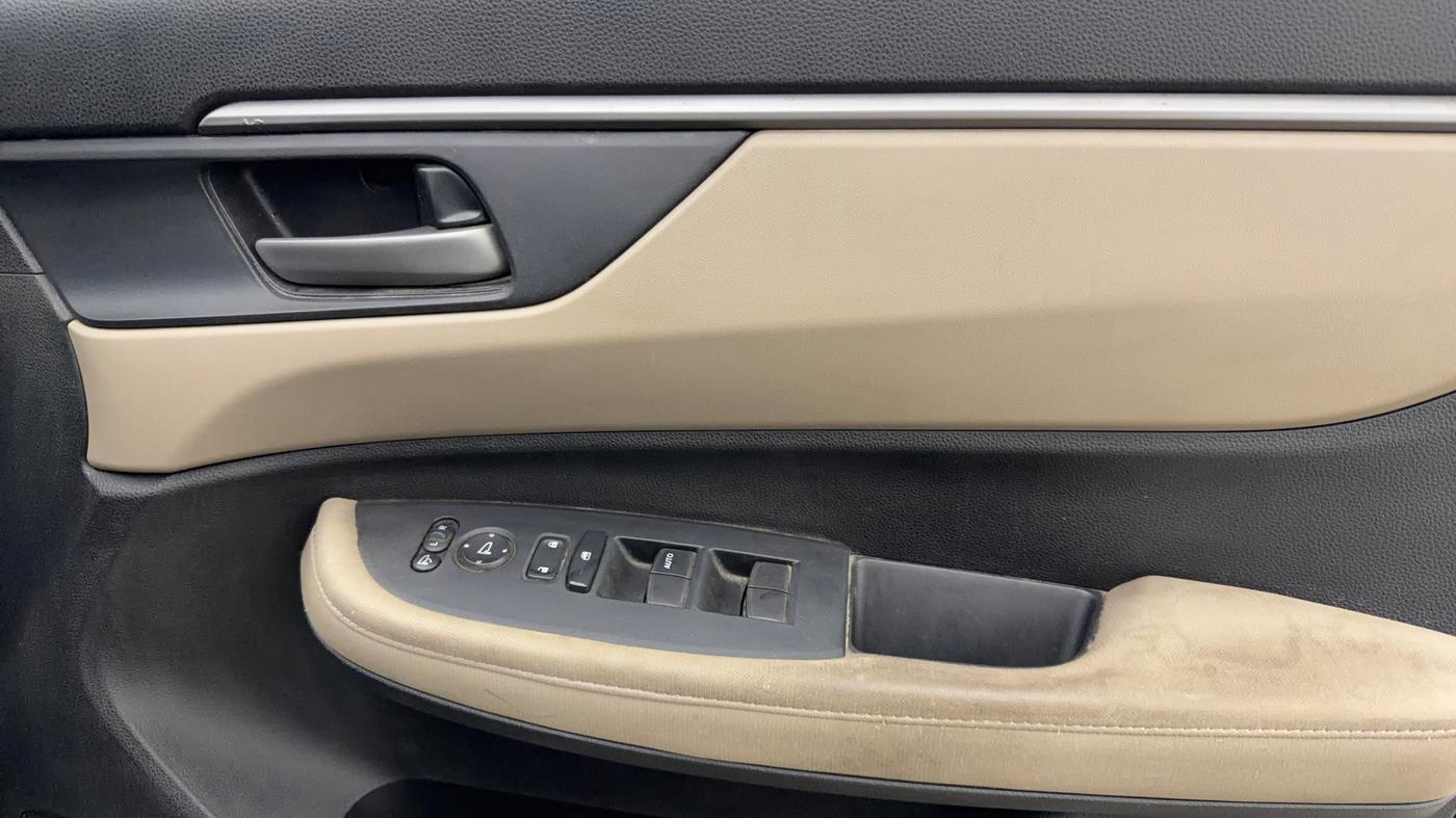 2023 Honda ELEVATE VX CVT, Petrol, Automatic, 65,517 km, Driver Side Door Panels Control
