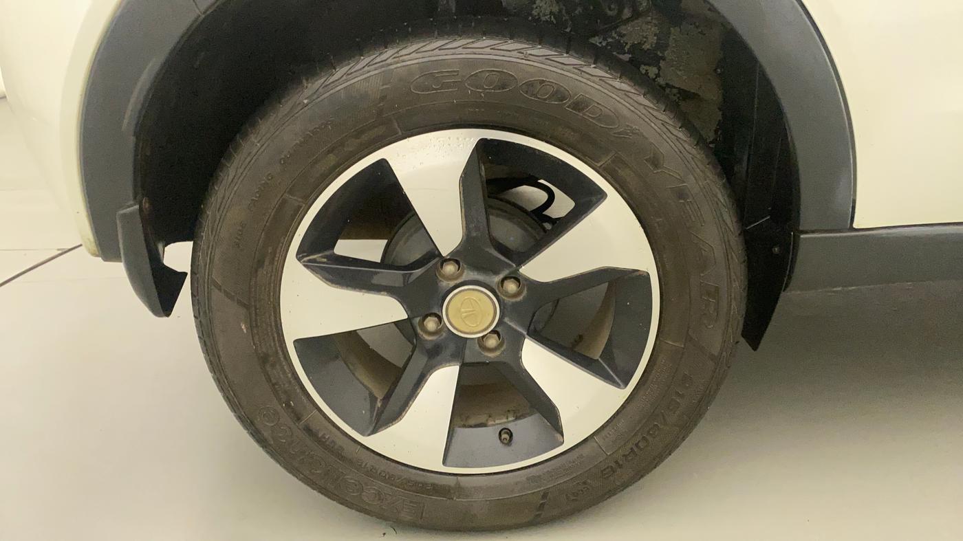 2018 Tata NEXON XZA PLUS PETROL, Petrol, Automatic, 26,249 km, Right Rear Wheel
