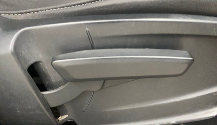 2023 Tata PUNCH CREATIVE  MT, Petrol, Manual, 27,766 km, Driver Side Adjustment Panel