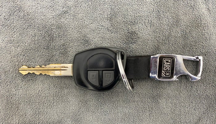 2015 Maruti Swift Dzire VXI, Petrol, Manual, 37,851 km, Key Close Up