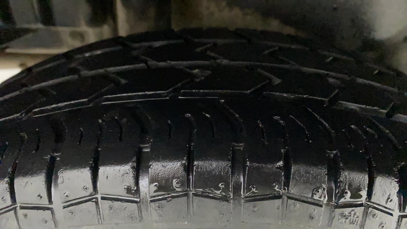2015 Maruti Swift Dzire VXI, Petrol, Manual, 37,851 km, Right Rear Tyre Tread