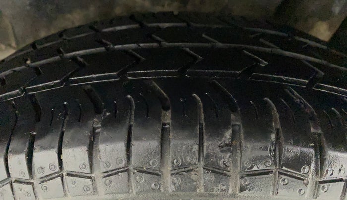 2015 Maruti Swift Dzire VXI, Petrol, Manual, 37,851 km, Left Rear Tyre Tread