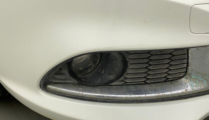 2015 Maruti Swift Dzire VXI, Petrol, Manual, 37,851 km, Right fog light - Minor damage