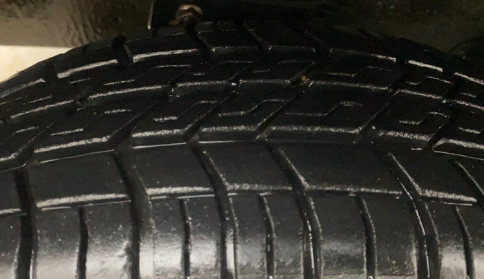 2021 Maruti Eeco 7 STR, Petrol, Manual, 6,161 km, Left Front Tyre Tread