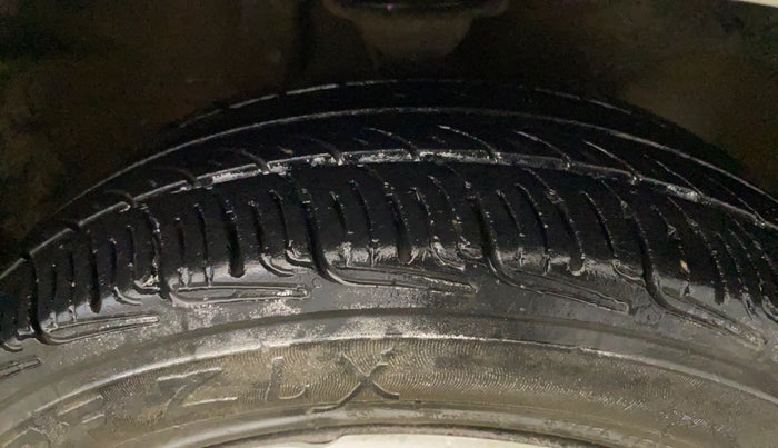 2017 Maruti Alto K10 VXI, Petrol, Manual, 66,405 km, Right Front Tyre Tread