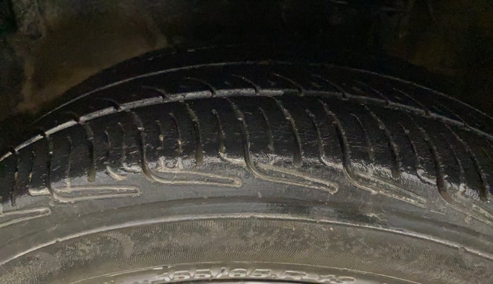 2017 Maruti Alto K10 VXI, Petrol, Manual, 66,405 km, Left Front Tyre Tread