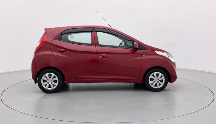 2016 Hyundai Eon SPORTZ, Petrol, Manual, 33,476 km, Right Side View