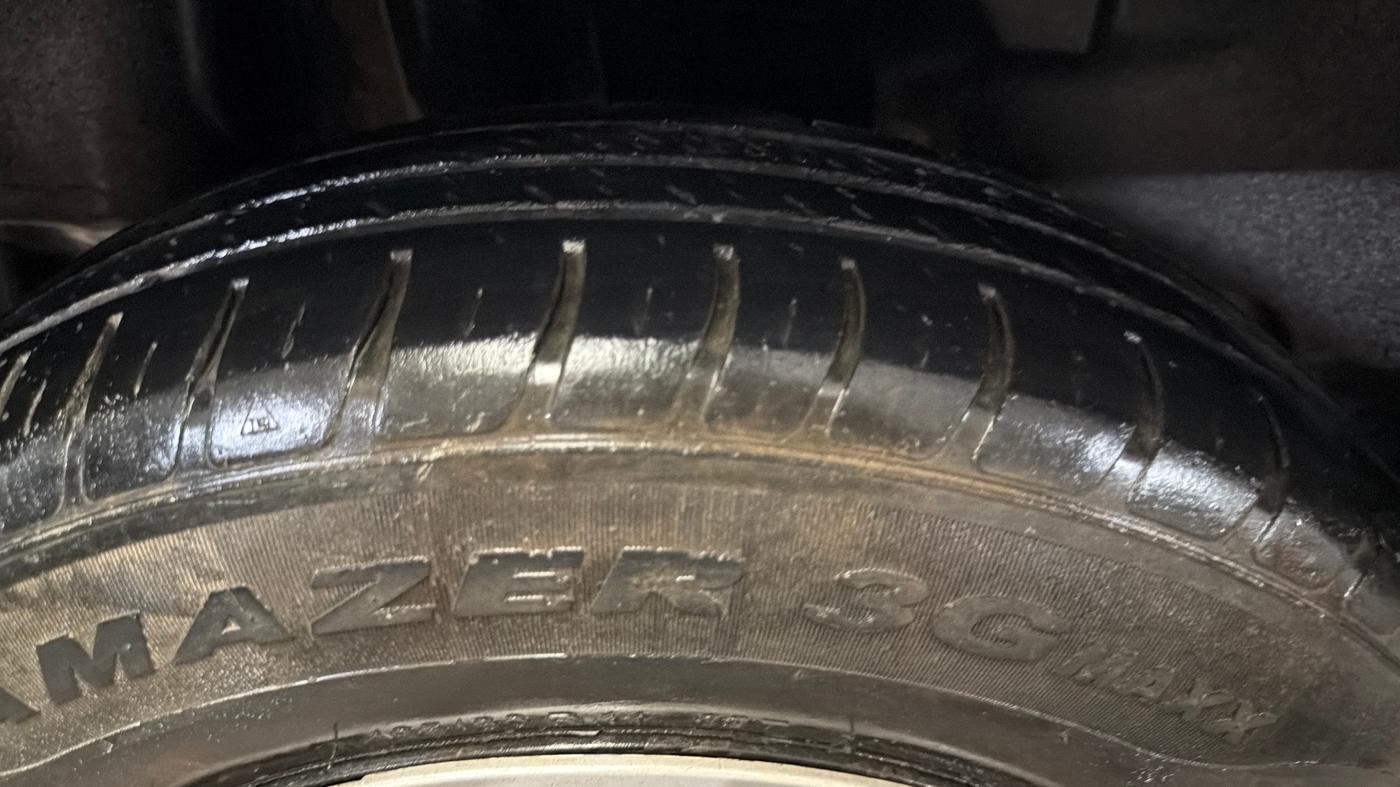 2022 Maruti Swift VXI, Petrol, Manual, 1,01,629 km, Right Rear Tyre Tread