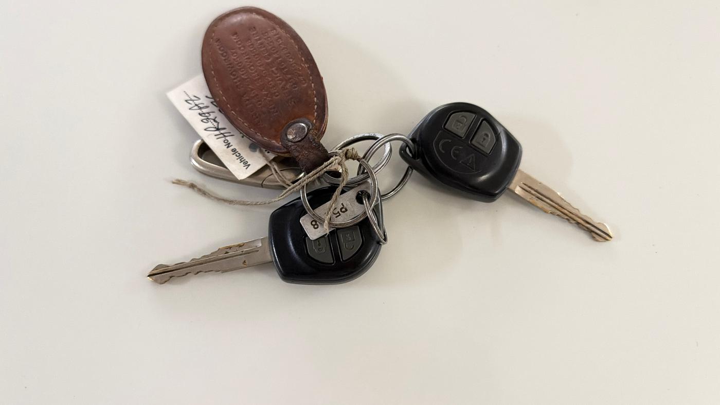 2022 Maruti Swift VXI, Petrol, Manual, 1,01,629 km, Key Close Up