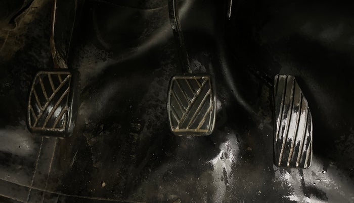 2016 Maruti Wagon R 1.0 VXI, CNG, Manual, 1,09,870 km, Pedals