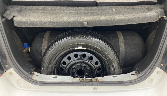 2016 Maruti Wagon R 1.0 VXI, CNG, Manual, 1,09,870 km, Boot Inside