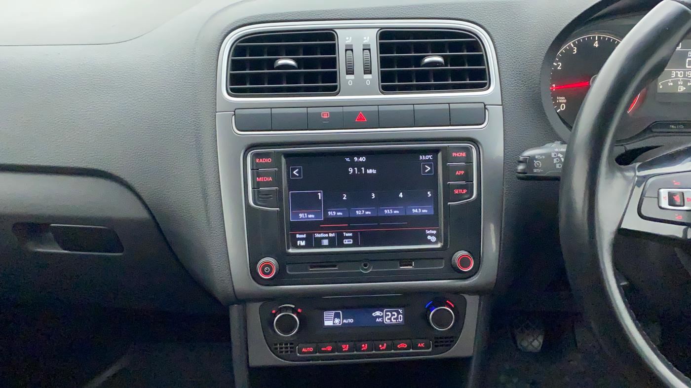 2018 Volkswagen Polo HIGHLINE PLUS 1.0 16 ALLOY, Petrol, Manual, 37,019 km, Air Conditioner
