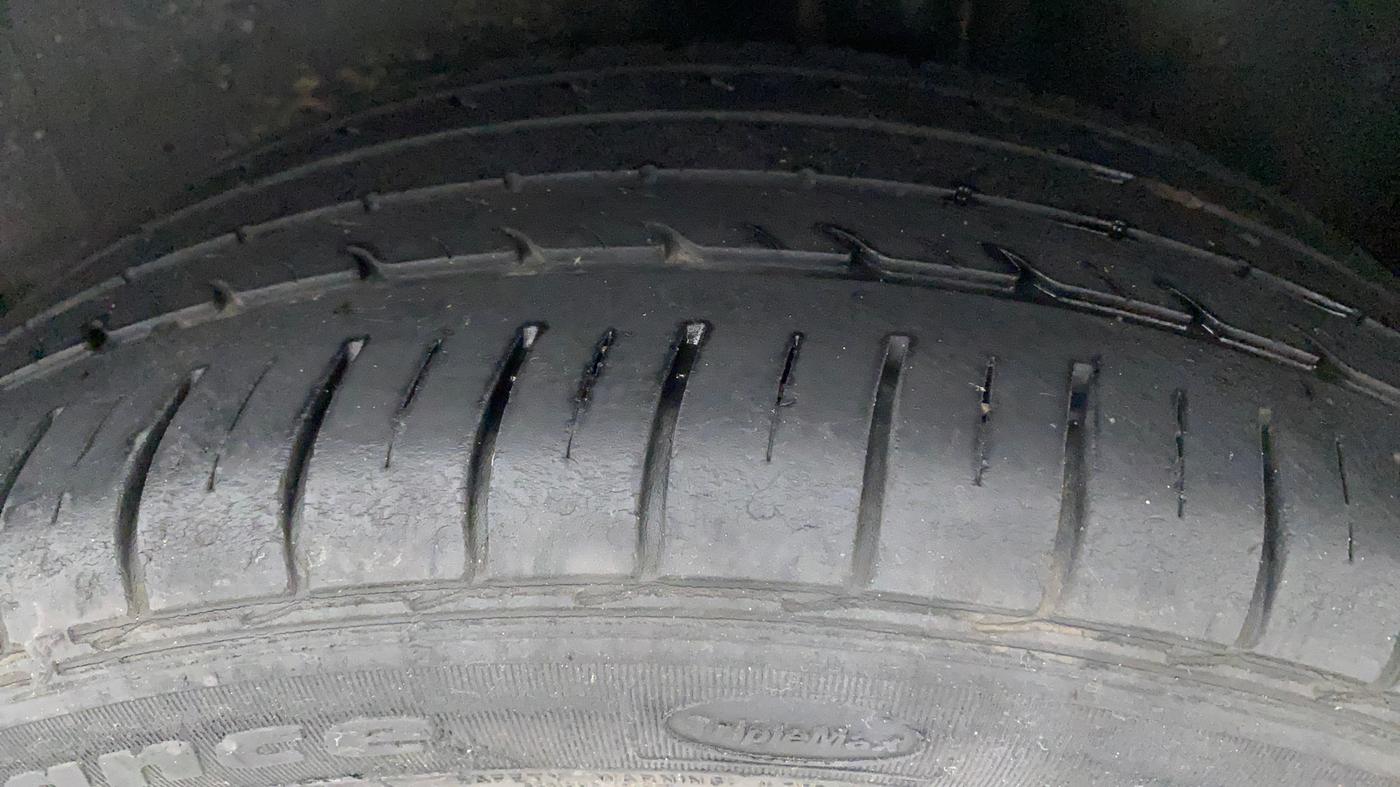 2018 Volkswagen Polo HIGHLINE PLUS 1.0 16 ALLOY, Petrol, Manual, 37,019 km, Left Rear Tyre Tread