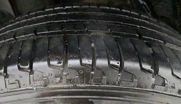 2016 Renault Duster RXL AMT 110 PS, Diesel, Automatic, 38,614 km, Right Front Tyre Tread