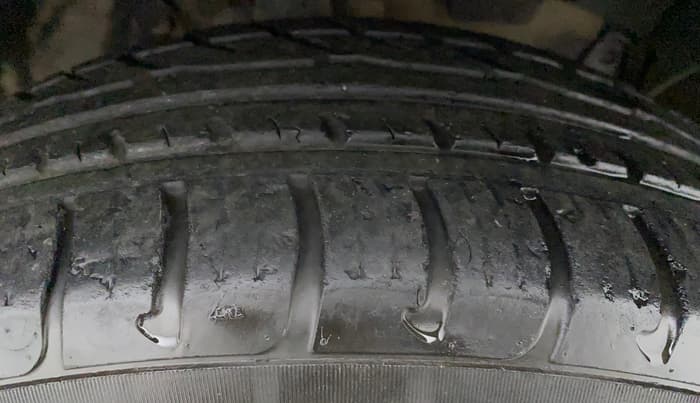 2016 Renault Duster RXL AMT 110 PS, Diesel, Automatic, 38,614 km, Left Front Tyre Tread