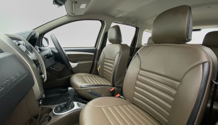 2016 Renault Duster RXL AMT 110 PS, Diesel, Automatic, 38,614 km, Right Side Front Door Cabin
