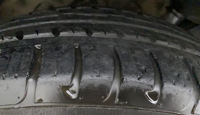 2016 Renault Duster RXL AMT 110 PS, Diesel, Automatic, 38,614 km, Left Rear Tyre Tread