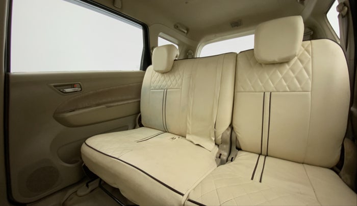 2013 Maruti Ertiga ZDI, Diesel, Manual, 42,942 km, Right Side Rear Door Cabin